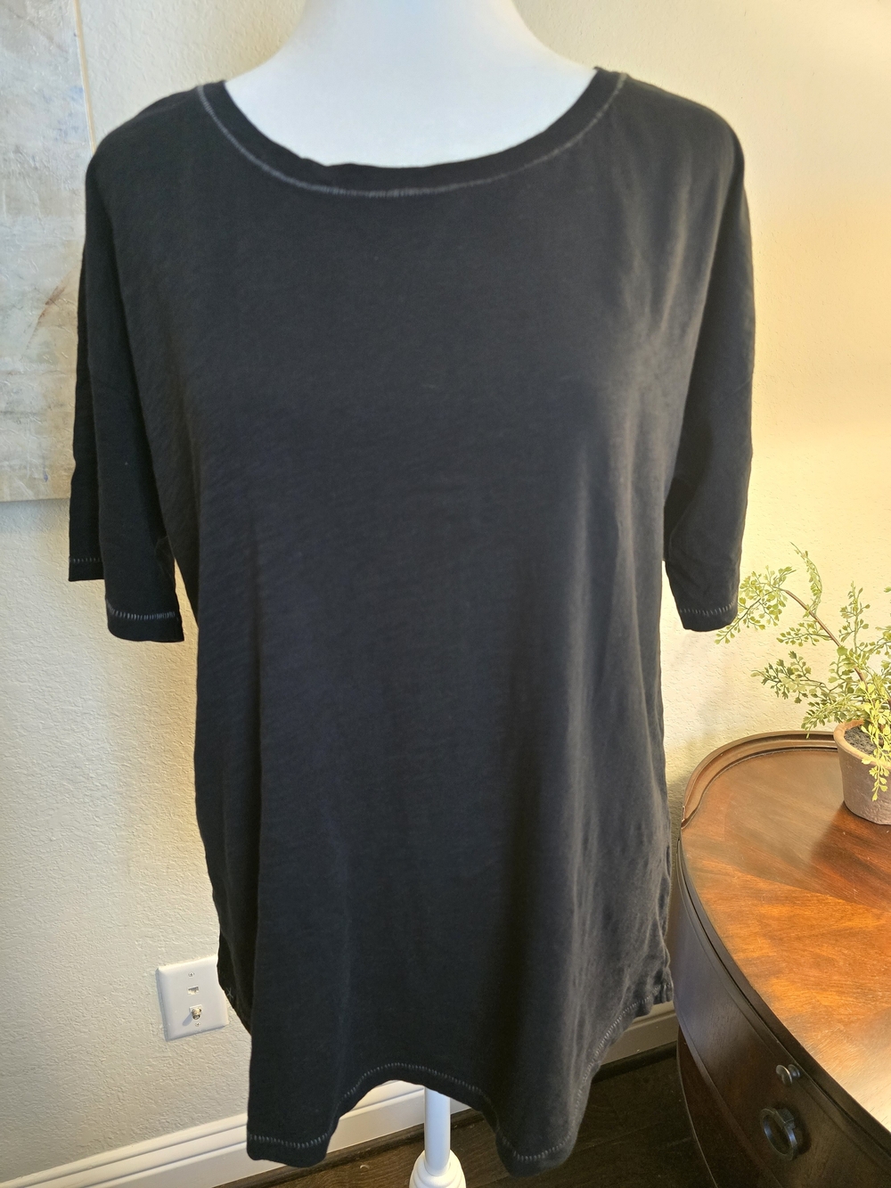 Barefoot Dreams Malibu Collection Black Relaxed Short-Sleeve Crew Tee